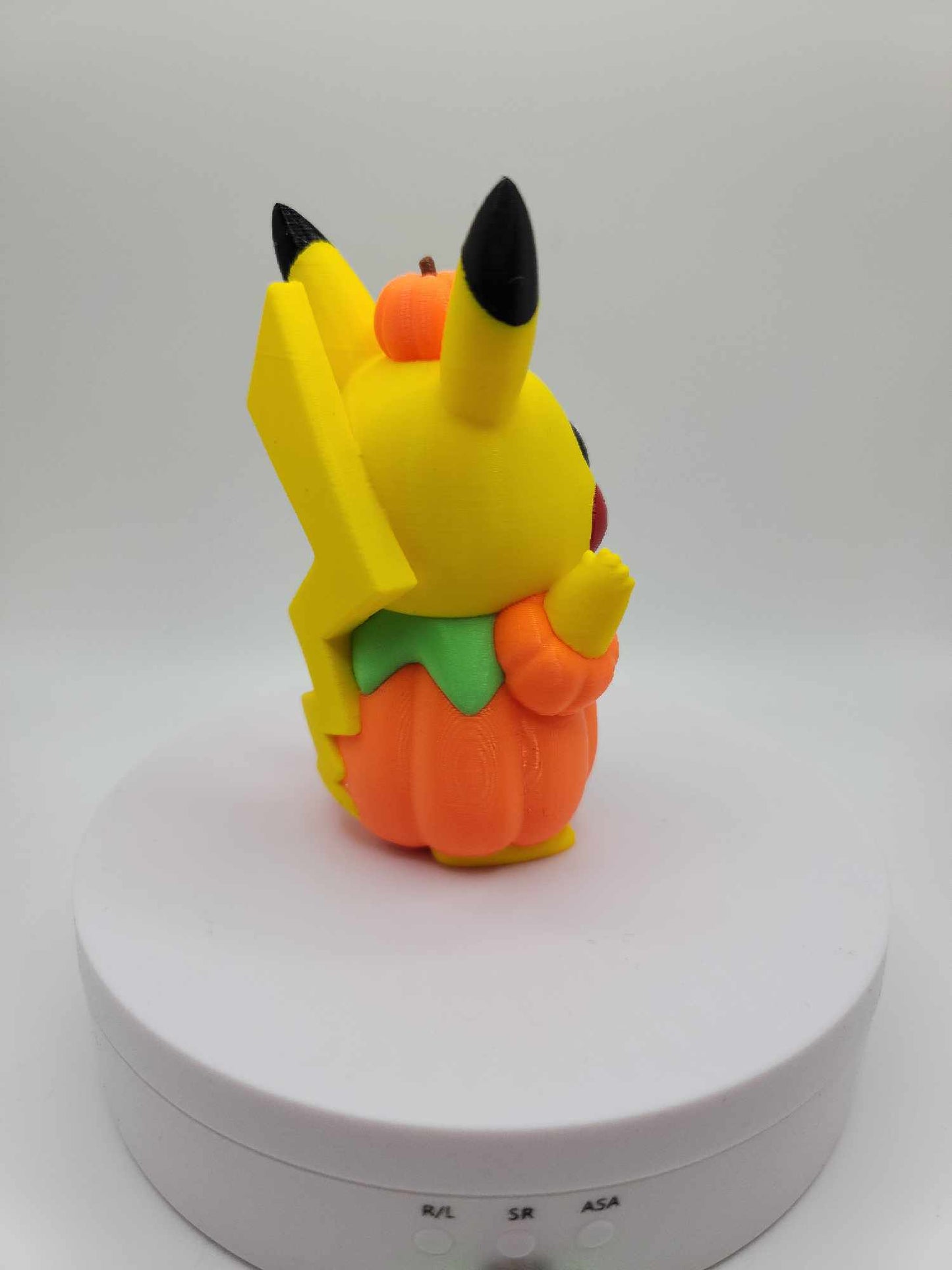 Halloween Style Pikachu